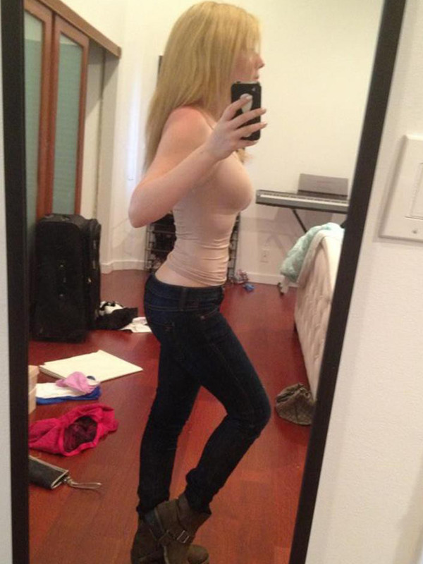 Jennette Mccurdy Selfie photo 18