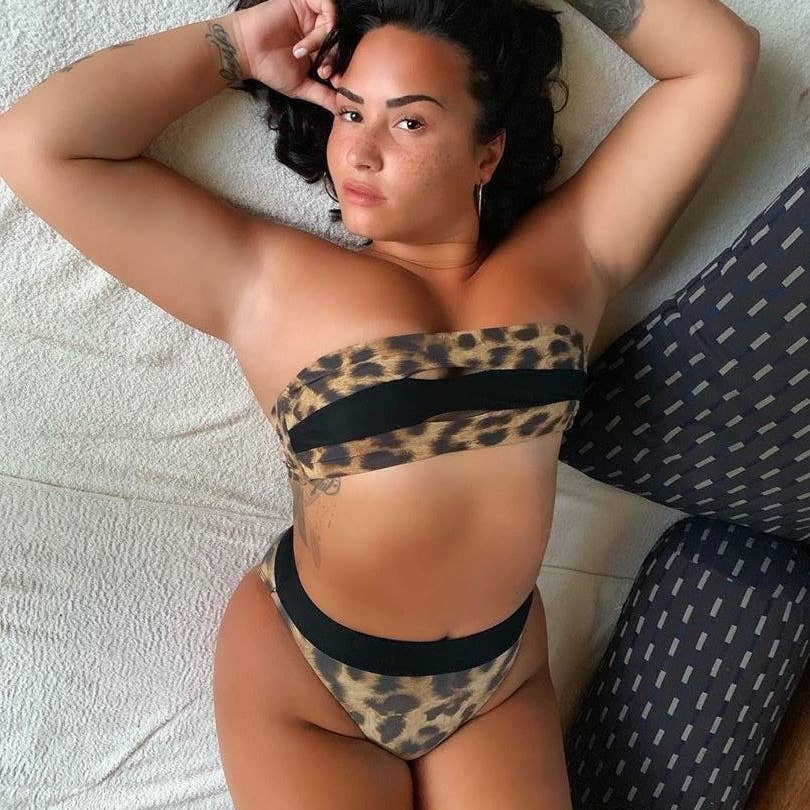 Demi Lovato Naked Porn photo 13