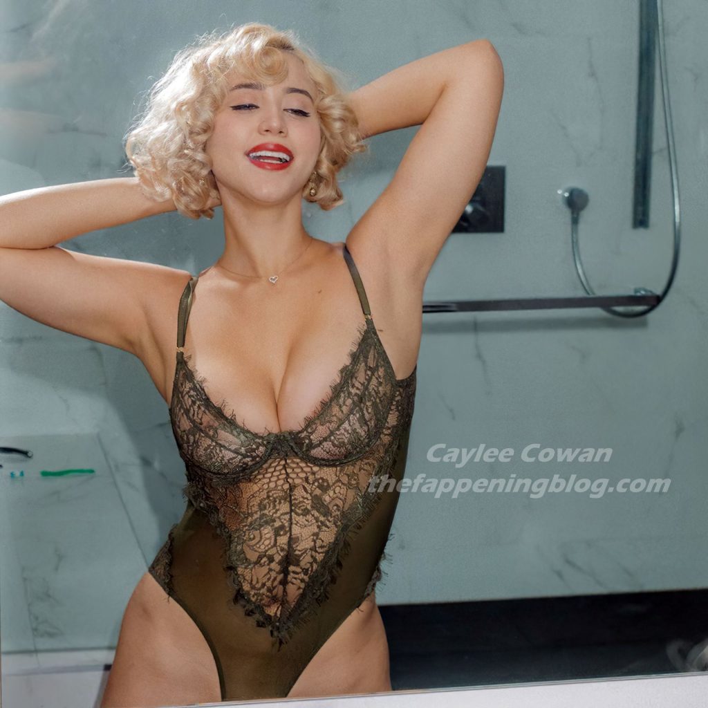 Caylee Cowan Tits photo 14