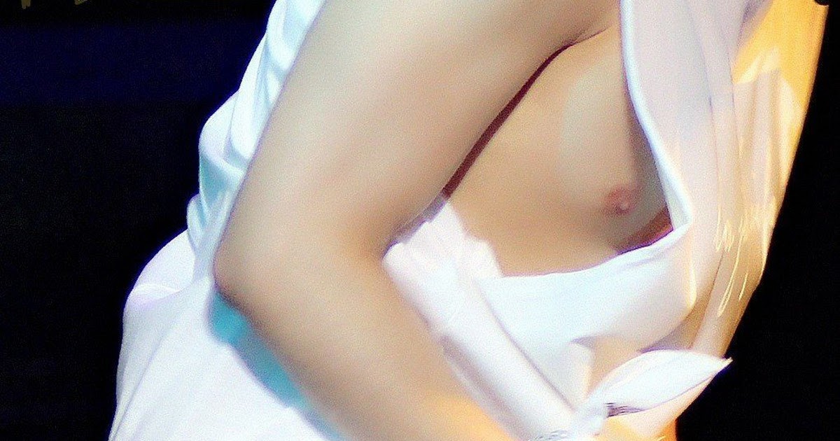 Korean Nipple Slip photo 4