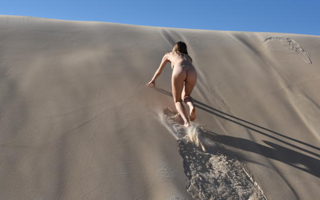 Nude In Desert photo 26