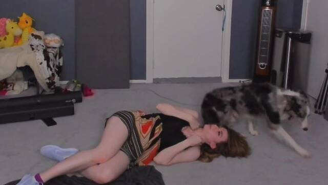 Amouranth Twitch Ban Video photo 8