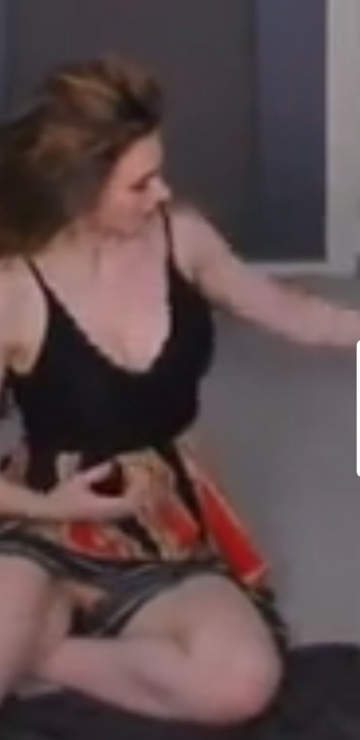 Amouranth Twitch Ban Video photo 26