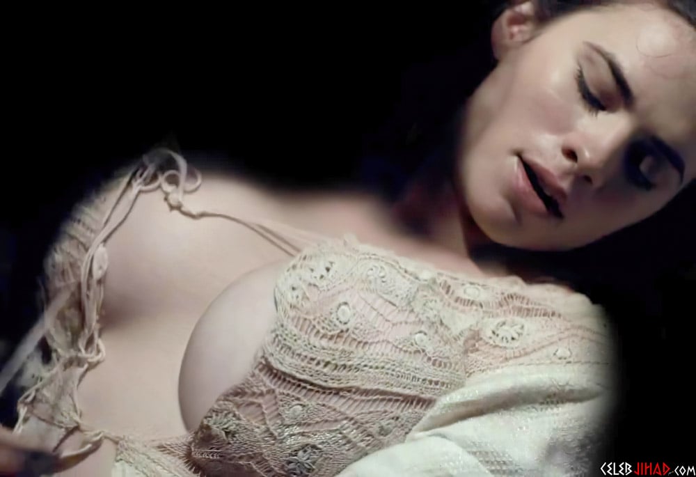Hayley Atwell Topless photo 22