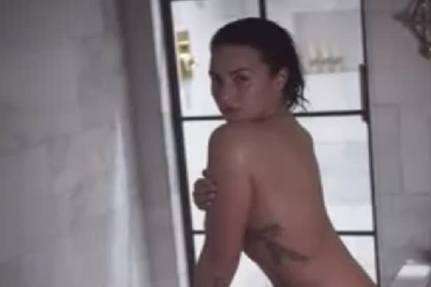 Demi Lovato Naked Porn photo 17