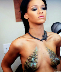 Rihanna Nude Forum photo 4
