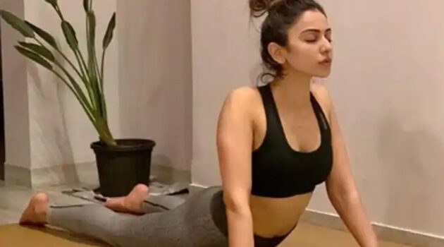 Sexy Yoga Videos photo 24